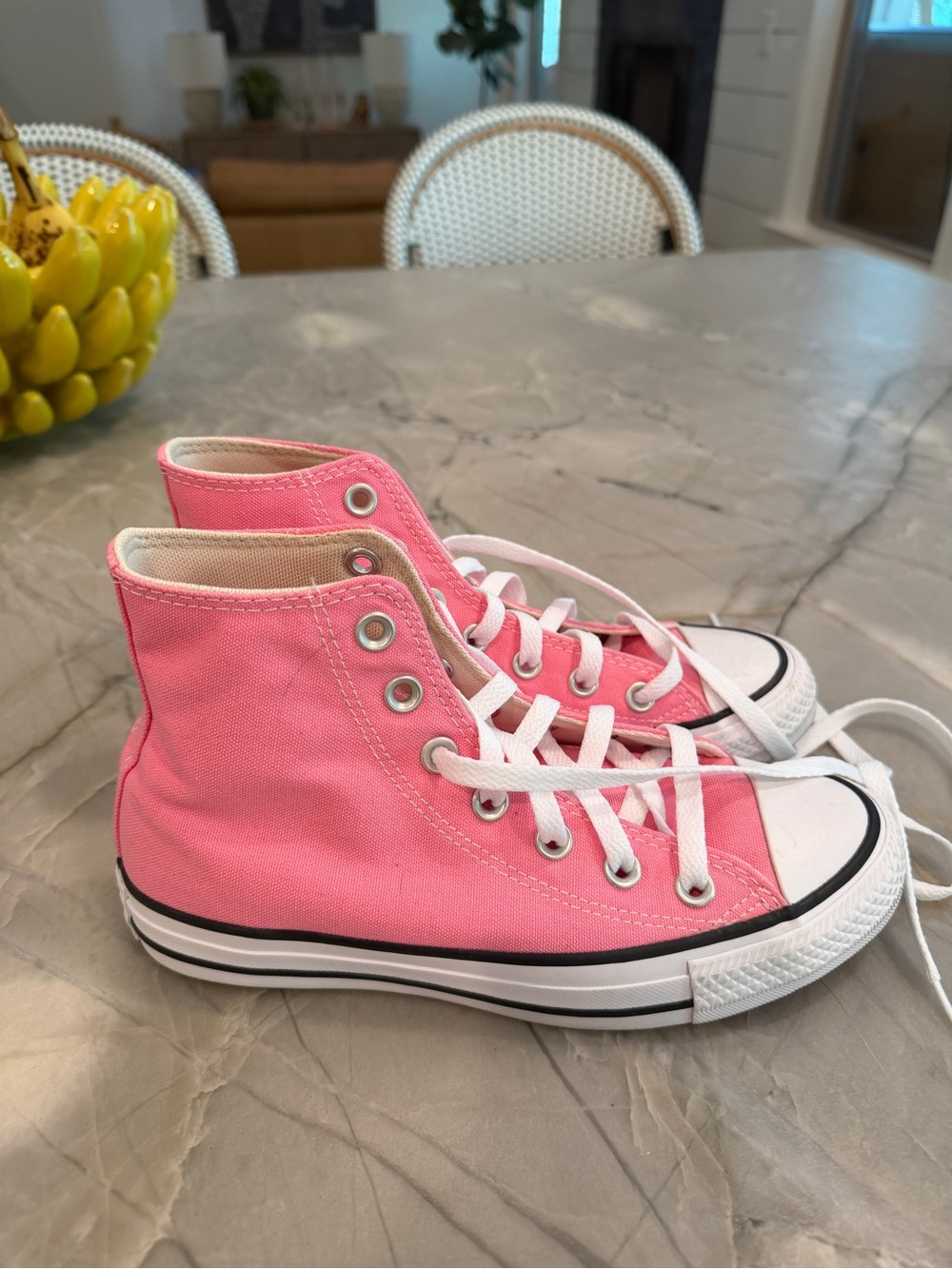 Converse size 6